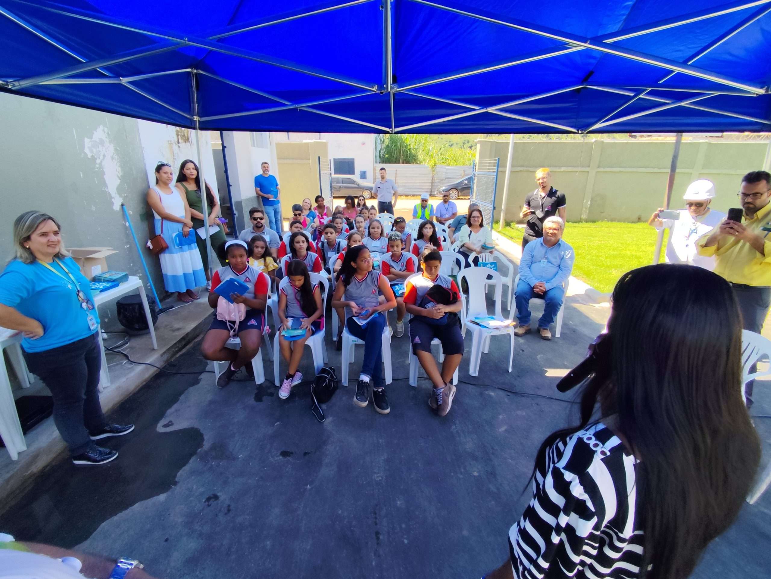 Prefeito de Timóteo e estudantes do ensino fundamental conhecem etapas de tratamento da água no município