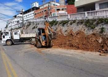 Copasa moderniza rede de esgoto em via central de Santos Dumont