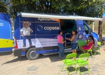 Agência Móvel da Copasa marca presença no MP Itinerante em Divino das Laranjeiras