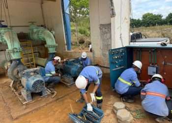 Após chuva histórica, força-tarefa da Copasa já restabeleceu 60% do abastecimento em Ubá