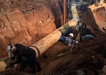 Copasa conclui interligação de trecho da nova adutora e inicia retomada do abastecimento na região Oeste